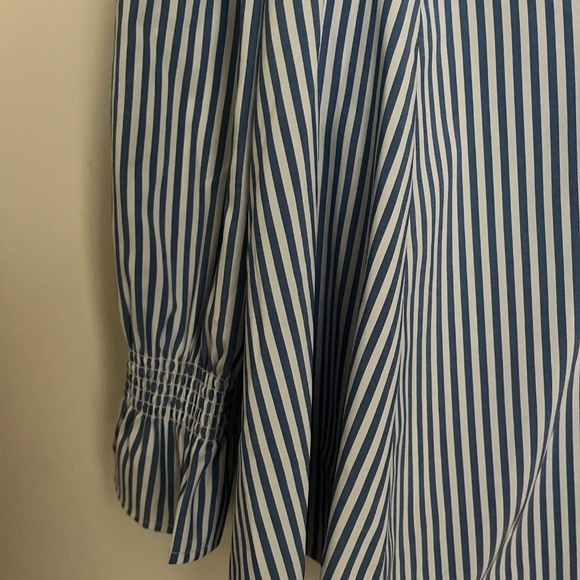 Tuckernuck Blue Stripe Easton Blouse Medium - Picture 5 of 6